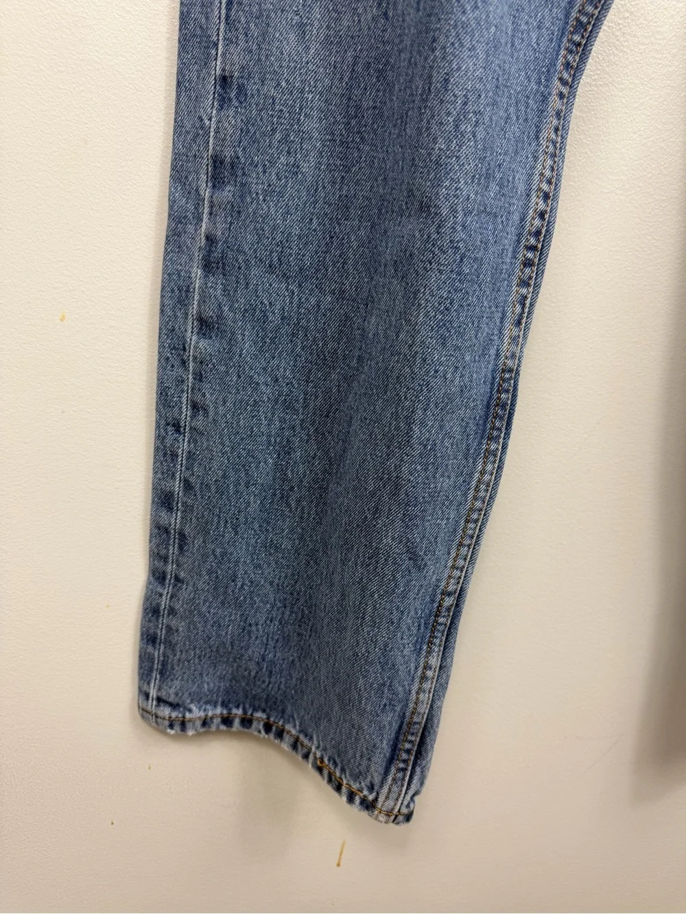 Vintage Levi’s 505 Regular Fit Straight Leg Jeans Distressed Medium Wash 34x30